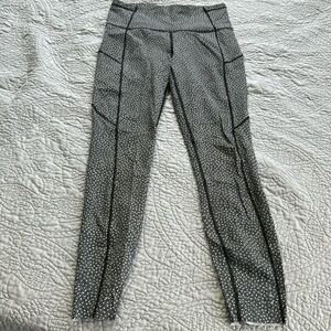 Lululemon Fast and Free tight 25” size Small/6